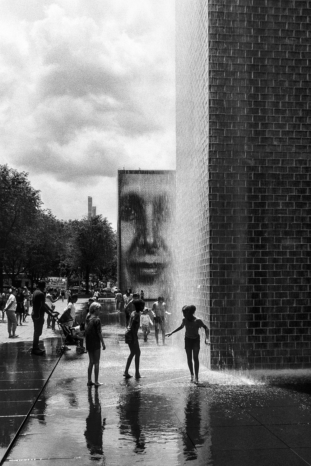 Summer games (Mother is watching)