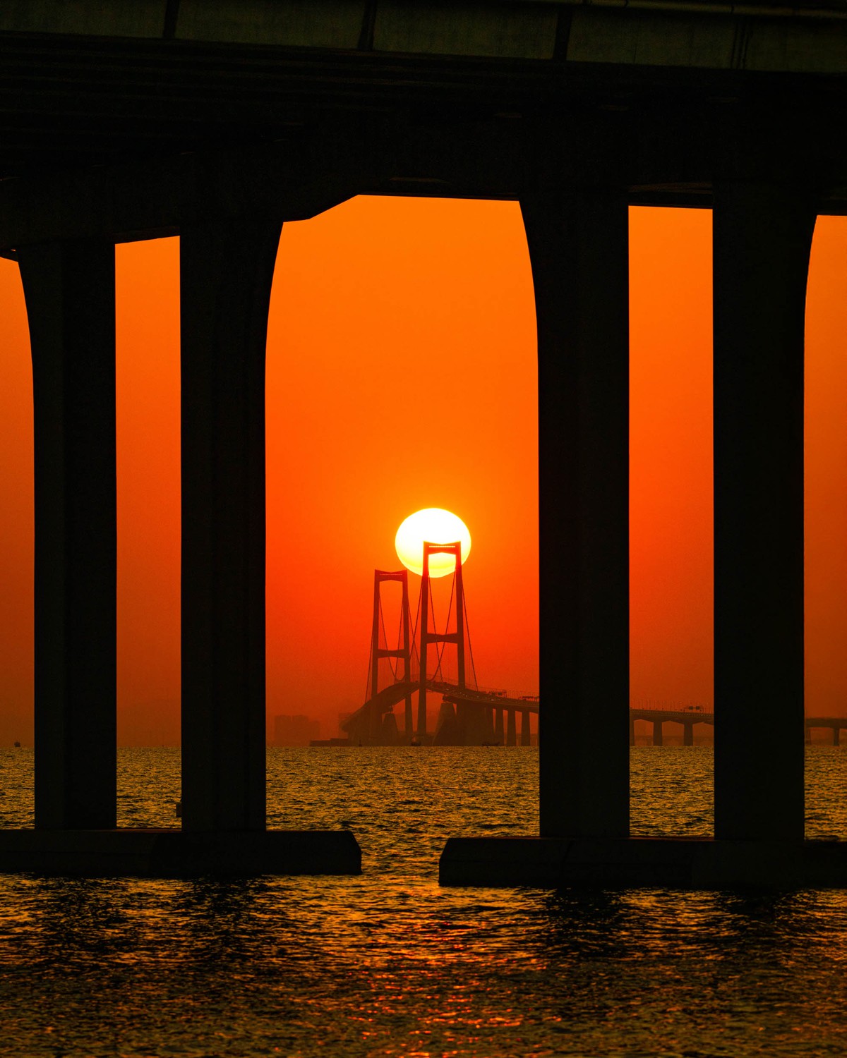 When the sun met the bridge… and melted