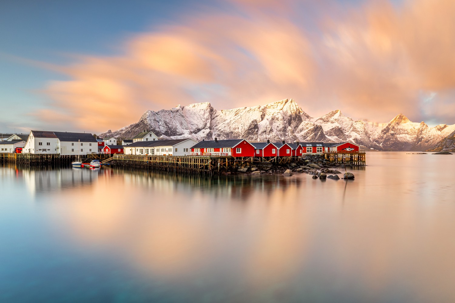 Dialogue Between Water and Light