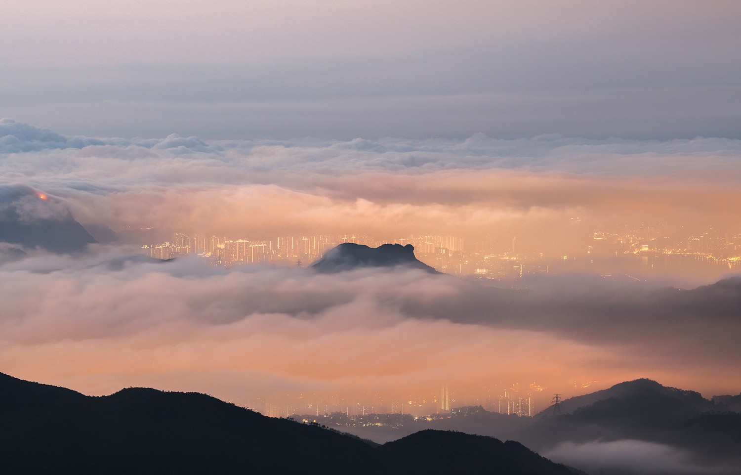 Sea of Cloud of the Lion Rock